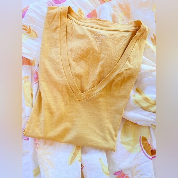 Charlie Holiday Fruit Print Tiered Maxi Skirt M Linen Blend plus J. Crew Tee - Picture 3 of 12